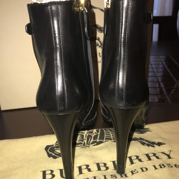 Authentic Burberry ankle boots - Picture 2 of 5